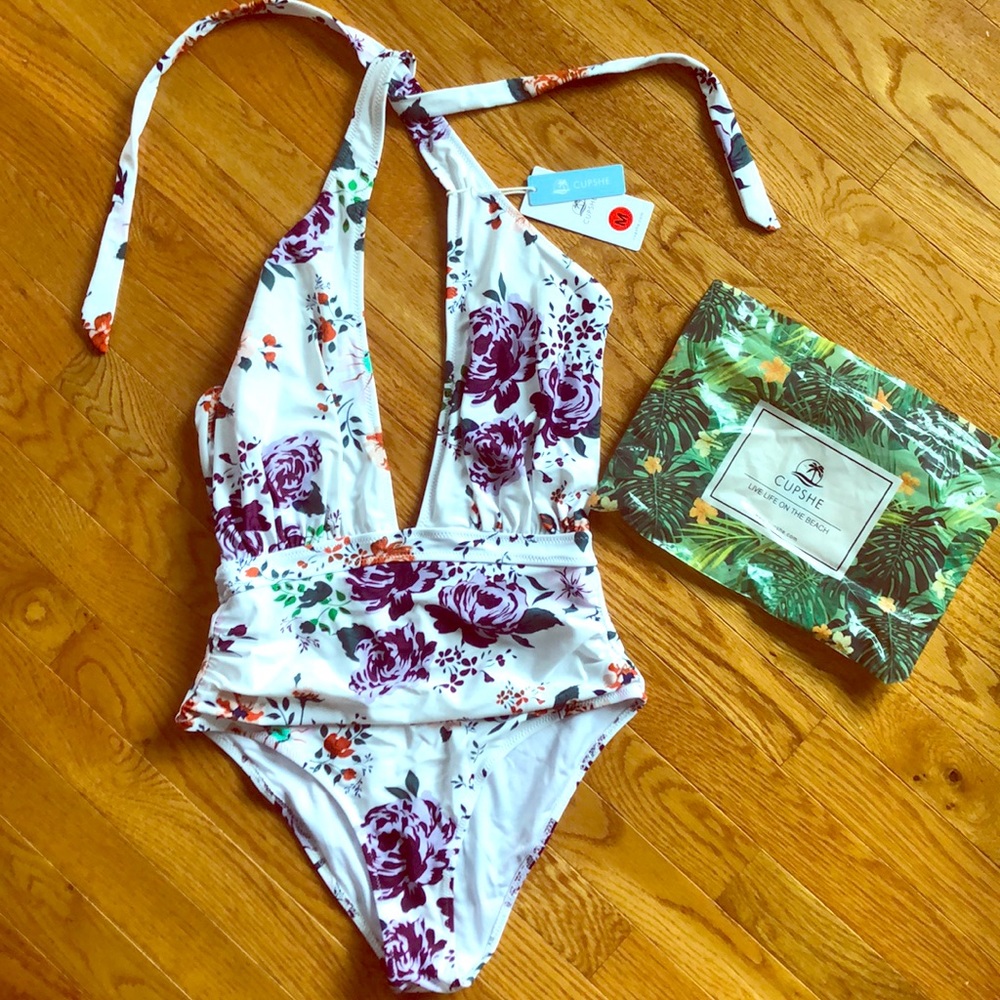CUPSHE Swimsuit